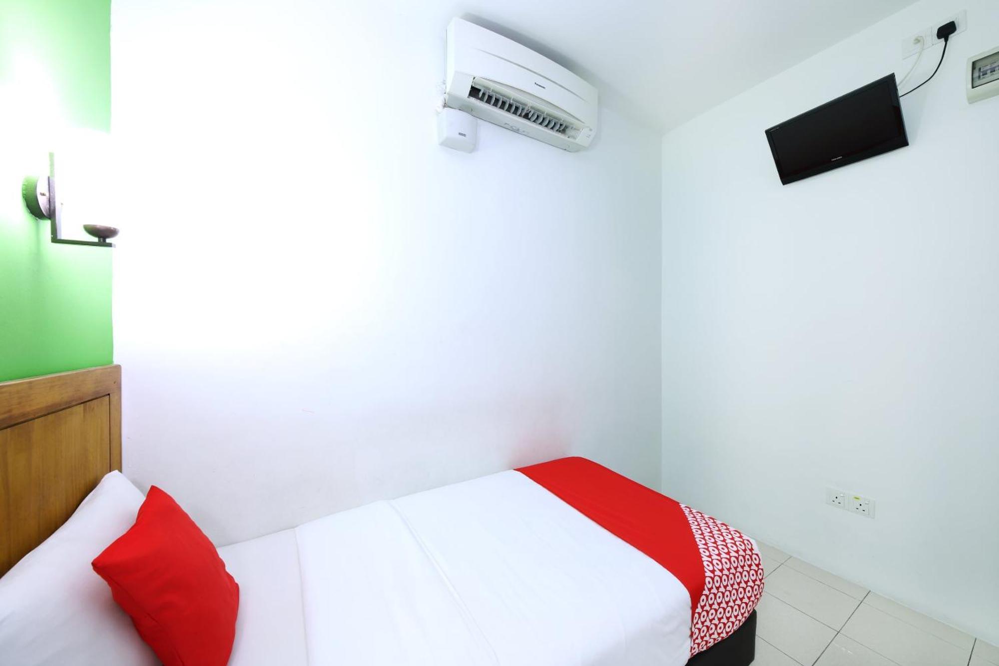 Super Oyo 502 Midah Inn Puchong Kültér fotó