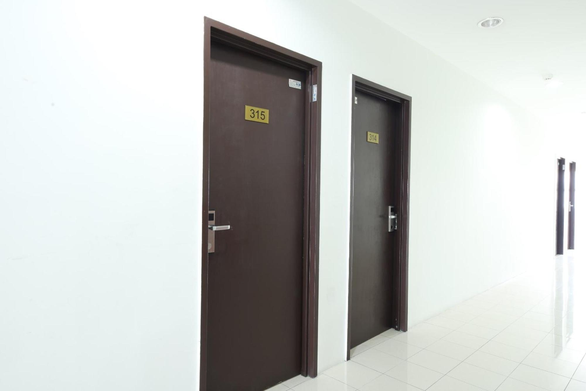 Super Oyo 502 Midah Inn Puchong Kültér fotó